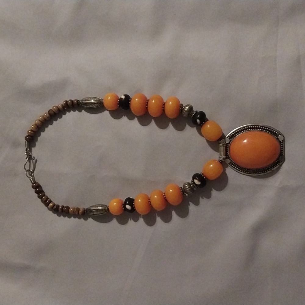 Two Chunky Necklaces - Picture 3 of 4